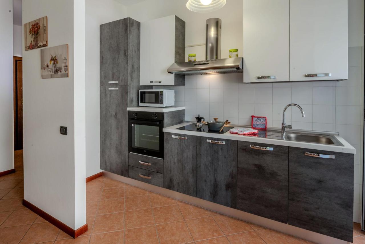 Isa Center - Leonardo Accademy - Mxp - Lakes Sesto Calende Ngoại thất bức ảnh